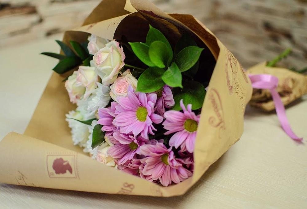 Букет цветов из: Розы и Хризантемы в Острове