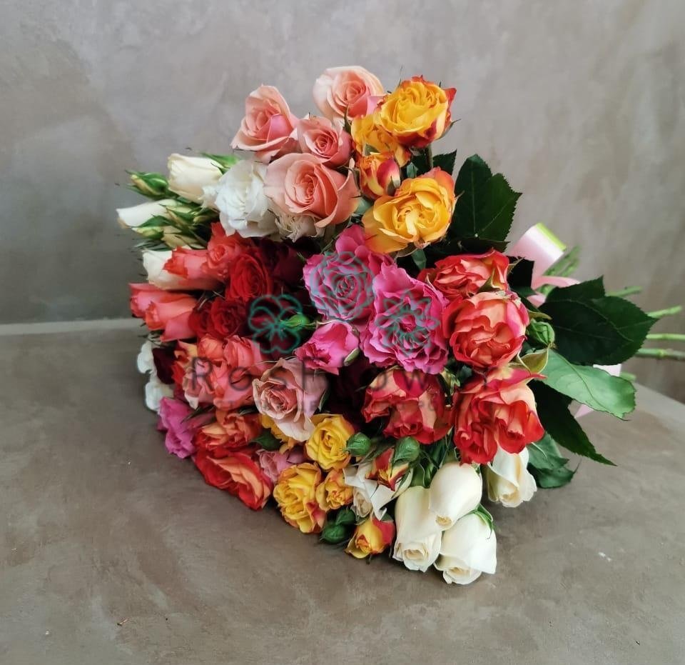 Букет цветов из: Розы в Острове