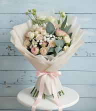 Букет цветов из:  Розы и Лизиантусы в Острове