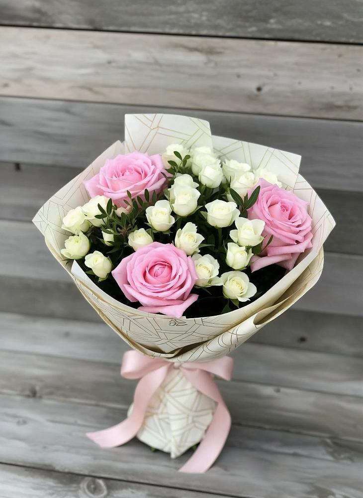 Букет цветов из: Розы в Острове