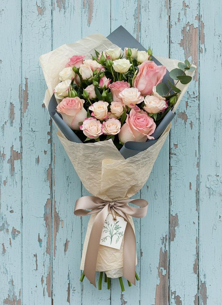 Букет цветов из: Розы в Острове