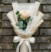 Букет цветов из:  Розы в Острове
