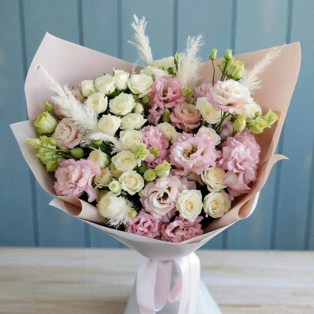 Букет цветов из: Альстромерии и Розы в Острове