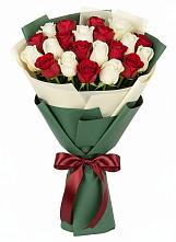 Букет Микс из красных и белых роз #REPLACE_PRED# Острове