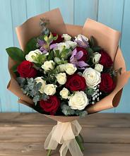 Букет цветов из:  Розы и Альстромерии в Острове