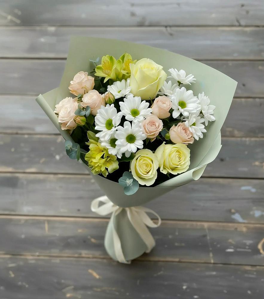 Букет цветов из: Альстромерии, Розы и Хризантемы в Острове