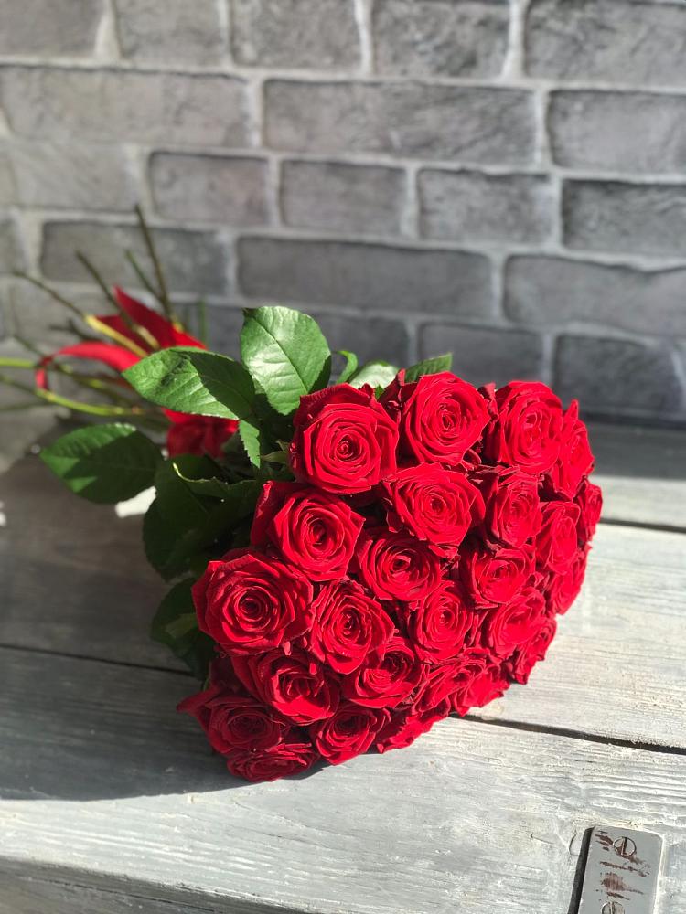 Букет Красные розы Фридом в Острове