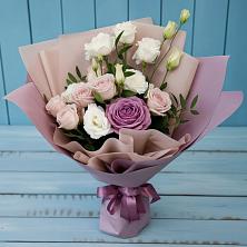 Букет цветов из:  Розы и Лизиантусы в Острове