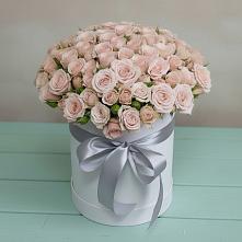 Цветочная композиция из Розы в шляпной коробке в Острове