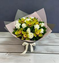 Букет цветов из:  Орхидеи и Розы в Острове