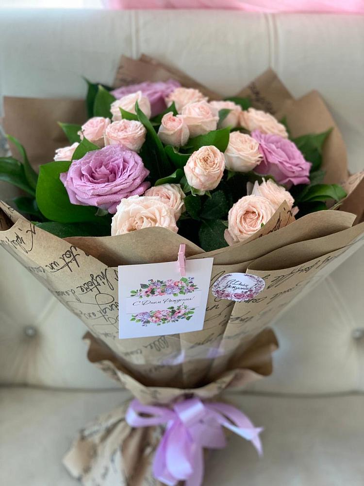 Букет цветов из: Розы в Острове