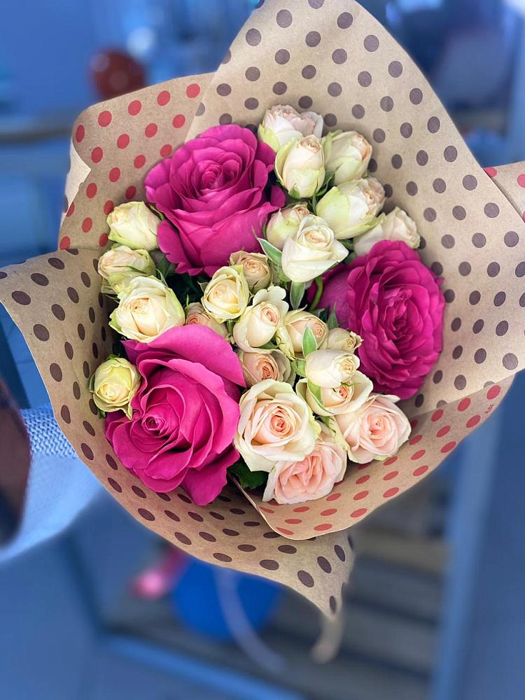 Букет цветов из: Розы в Острове