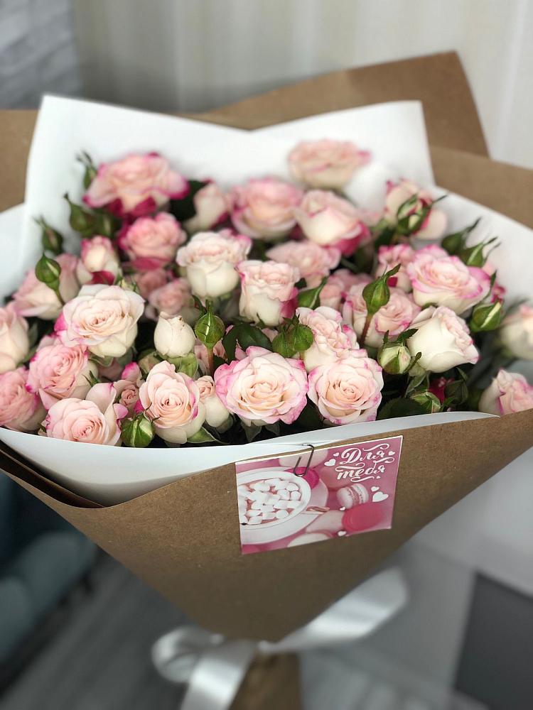 Букет цветов из: Розы в Острове