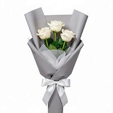 Букет 3 белые розы в Острове