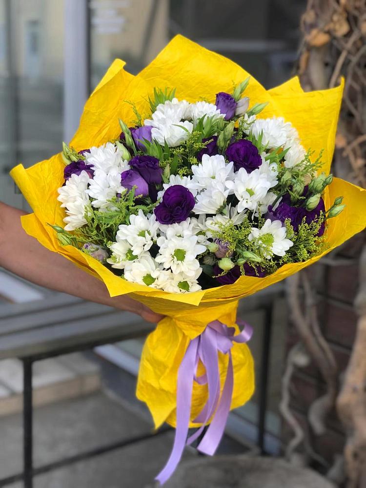 Букет цветов из: Ирисы, Хризантемы и Ромашки в Острове