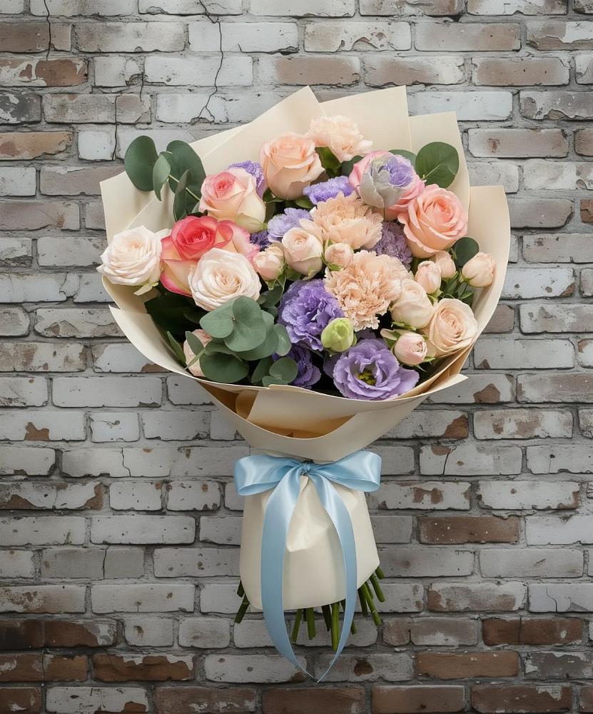 Букет цветов из: Розы, Лизиантусы и Гвоздики в Острове