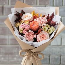 Букет цветов из:  Гвоздики, Хризантемы и Розы в Острове