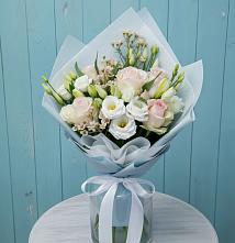 Букет цветов из:  Розы и Лизиантусы в Острове