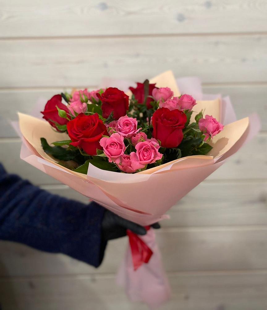 Букет цветов из: Розы в Острове
