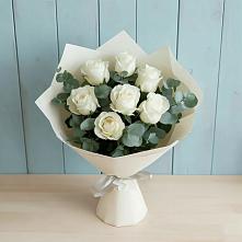 Букет Белые розы в Эвкалипте в Острове