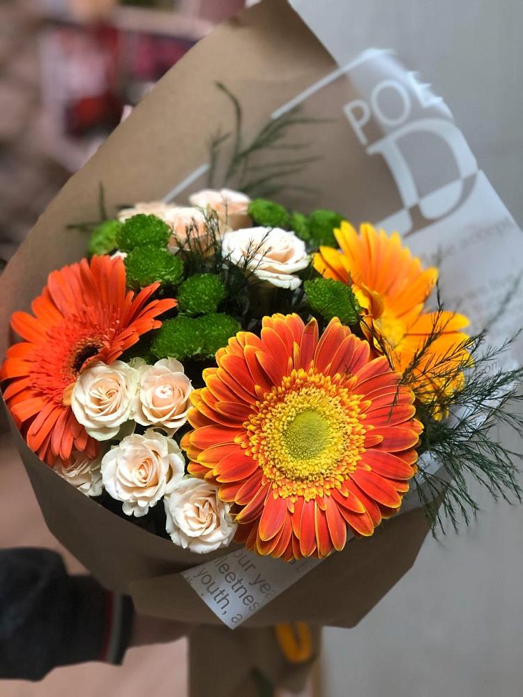 Букет цветов из: Герберы, Хризантемы и Розы в Острове