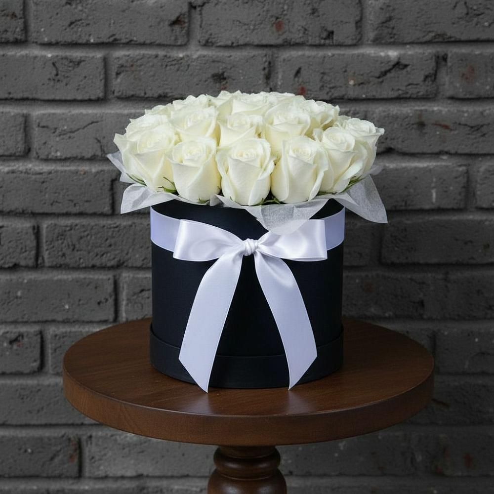 Цветочная композиция из Розы в шляпной коробке в Острове