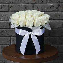 Цветочная композиция из Розы в шляпной коробке в Острове